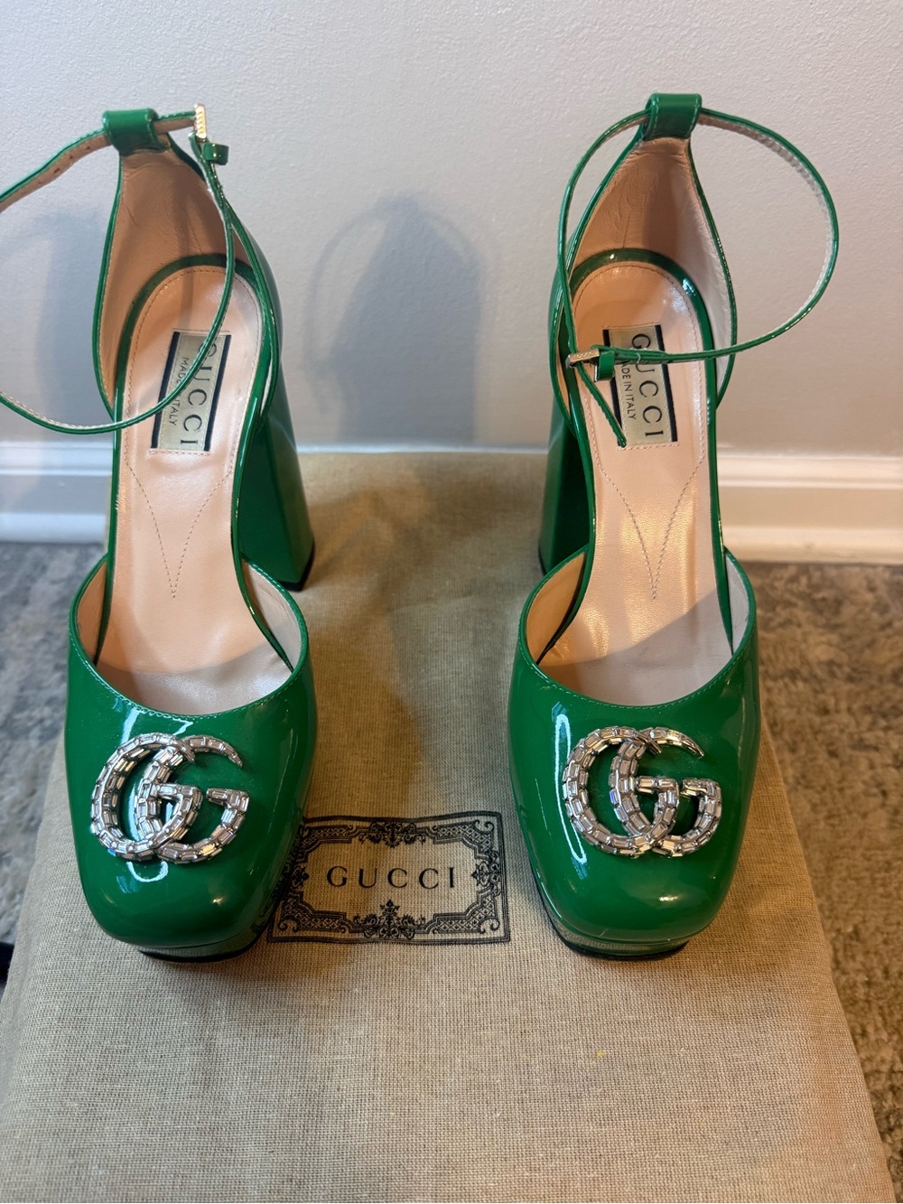 Gucci Ottavia Green Patent Leather Platform Pumps with Crystal Double G Accent - Picture 4 of 12